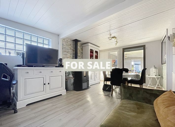 Detached House with Garden by the Coast