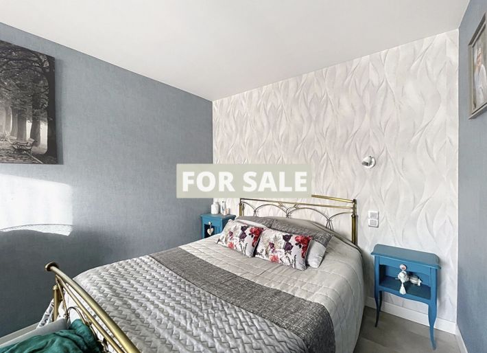 Detached House with Garden by the Coast