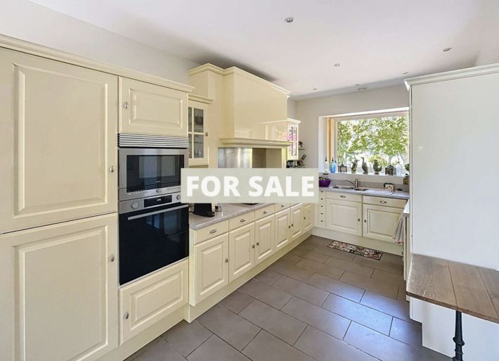 Detached House with Landscaped Garden