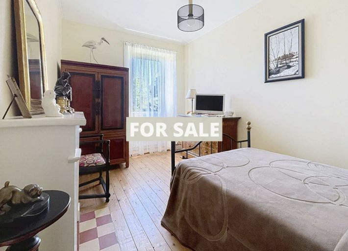 Detached House with Landscaped Garden