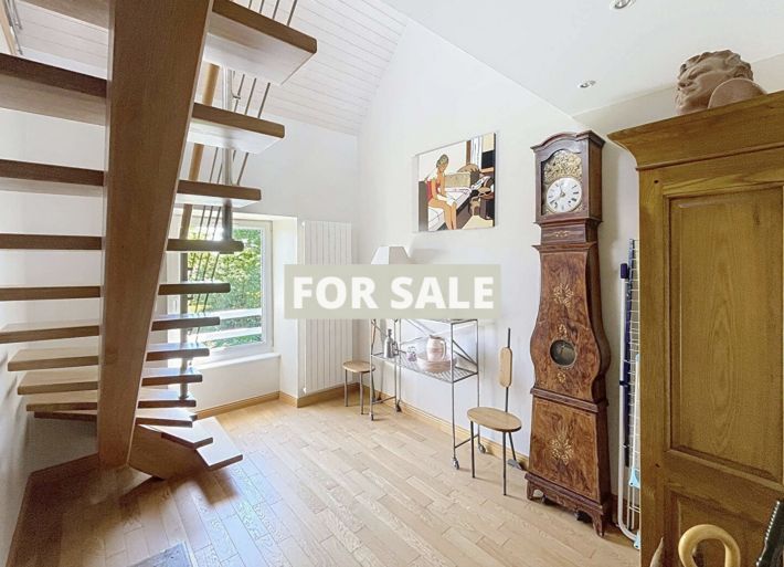 Detached House with Landscaped Garden