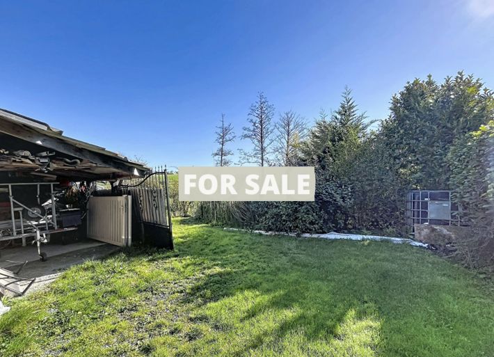Detached House with Garden by the Coast