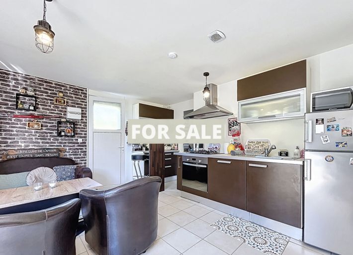 Detached House with Garden by the Coast