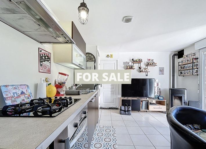 Detached House with Garden by the Coast