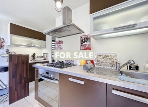 Detached House with Garden by the Coast