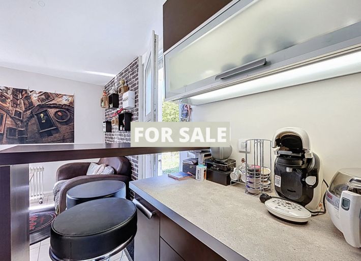 Detached House with Garden by the Coast