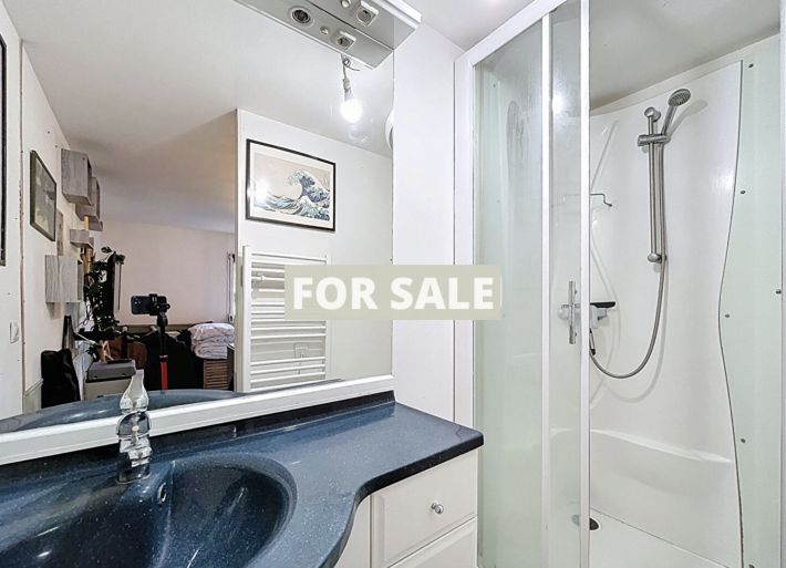 Detached House with Garden by the Coast