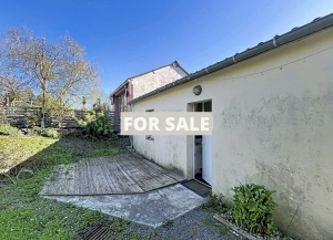 Detached House with Garden by the Coast