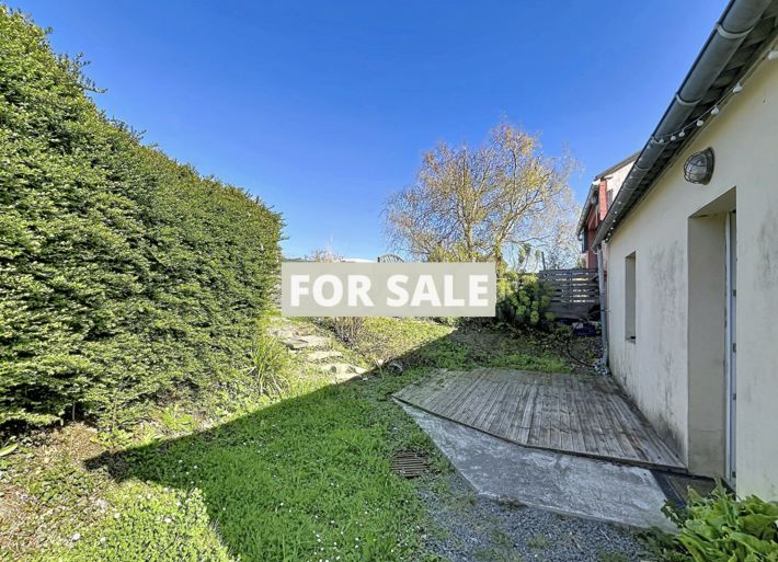 Detached House with Garden by the Coast