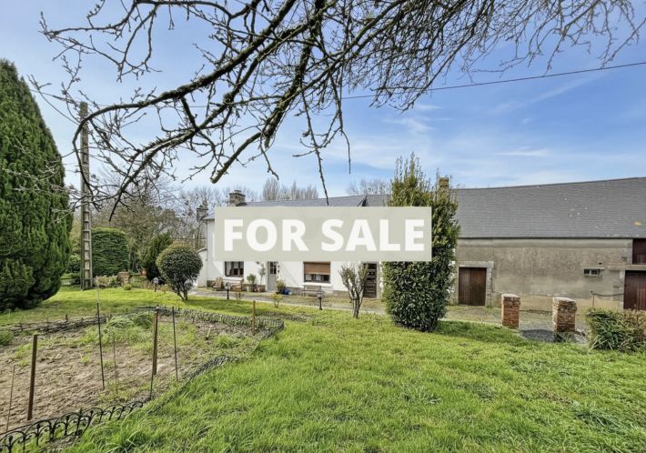 Detached House with Garden by the Coast