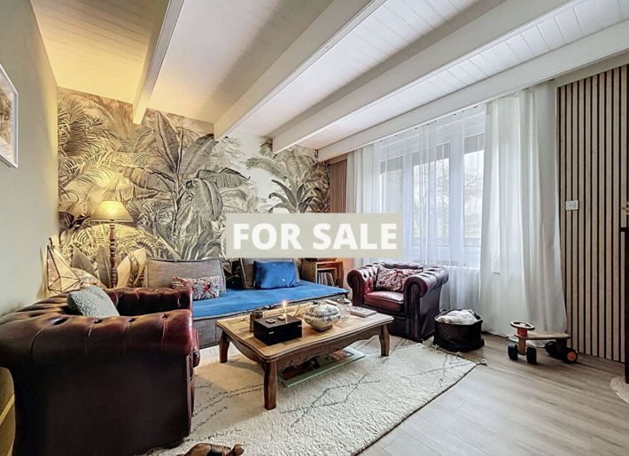 Detached House with Garden by the Coast