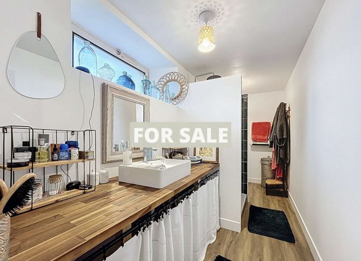 Detached House with Garden by the Coast