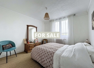 Detached House with Garden by the Coast