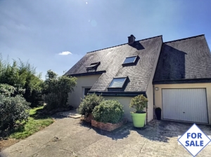 Detached House with Garden by the Coast
