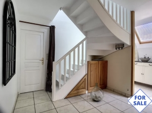 Detached House with Garden by the Coast