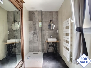 Detached House with Garden by the Coast