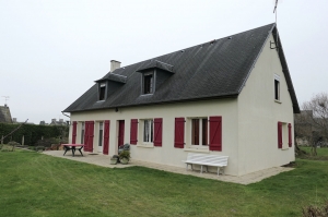 Detached House with Garden