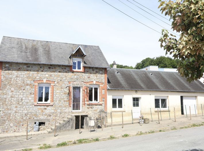 Detached House with Garden in Nice Location