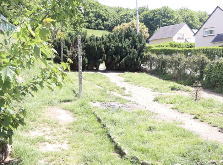 Detached House with Garden in Nice Location