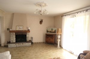 Mature Detached House with Landscaped Garden
