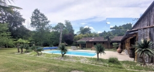 Detached Country House with Swimming Pool