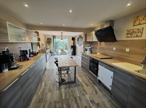 Fully Renovated House with Lovely Garden