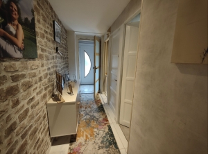 Fully Renovated House with Lovely Garden