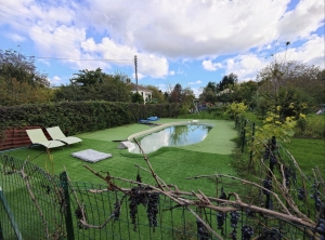 Fully Renovated House with Lovely Garden