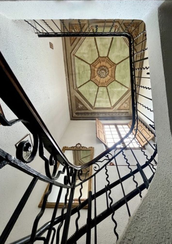 Superb Manor House in Landscaped Grounds