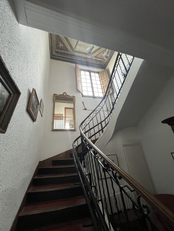 Superb Manor House in Landscaped Grounds