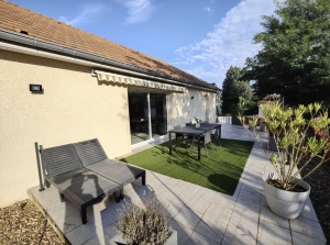 Recently Built Detached House with Landscaped Garden