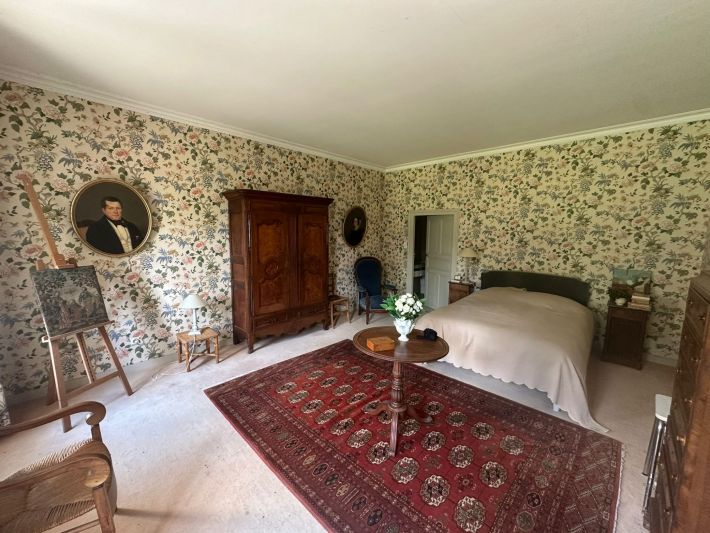 Vast Bourgeoise Manor House with Parkland Gardens