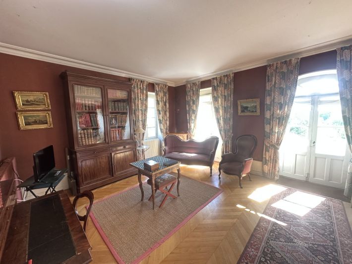 Vast Bourgeoise Manor House with Parkland Gardens