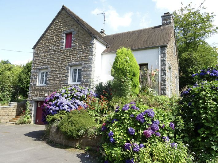 Detached House with Landscaped Garden