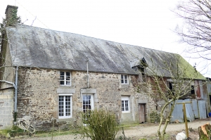 Habitable Country House with Outbuilding