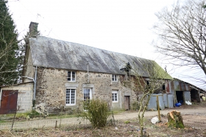 Habitable Country House with Outbuilding