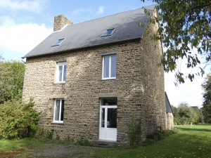 Detached Country House with Outbuilding