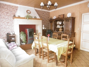 Detached Country House with Garden and Outbuilding