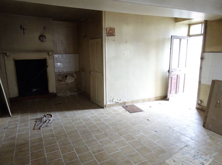 Large Property to Renovate with Huge Potential
