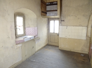 Large Property to Renovate with Huge Potential