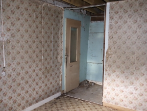 Detached Country House to Renovate with Outbuildings