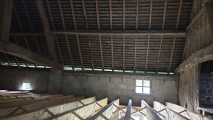 Detached Country House to Renovate with Outbuildings