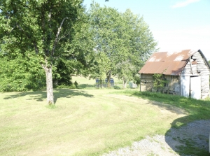 Detached Country House with Landscaped Garden