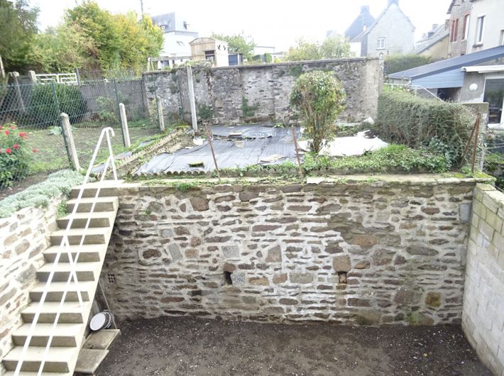 Ideal Holiday Home, Stone House with Garden