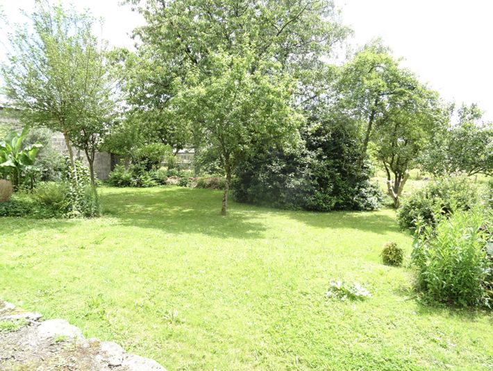 SLD02636 - Under Offer with Cle France