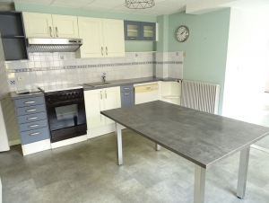SLD02636 - Under Offer with Cle France