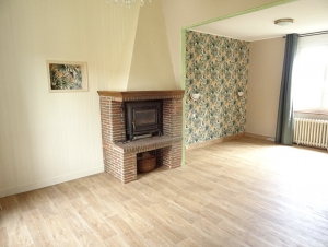 SLD02636 - Under Offer with Cle France