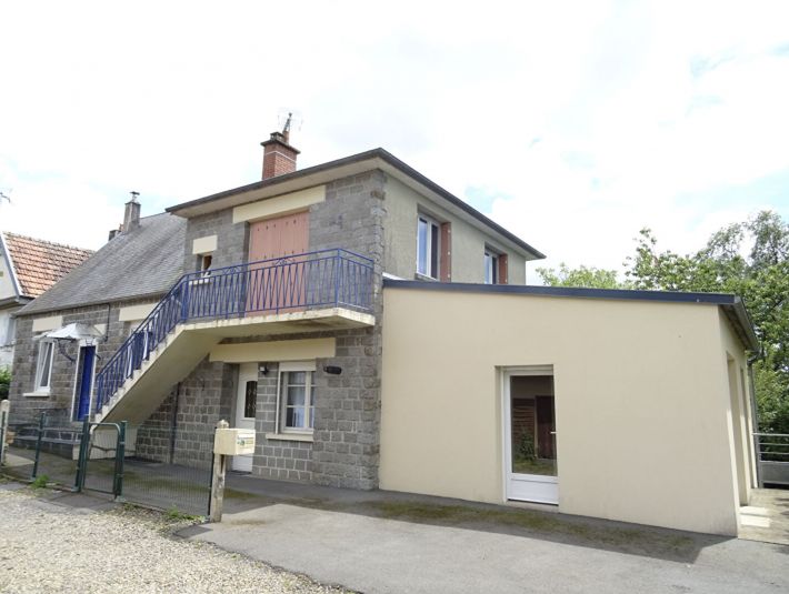 SLD02636 - Under Offer with Cle France