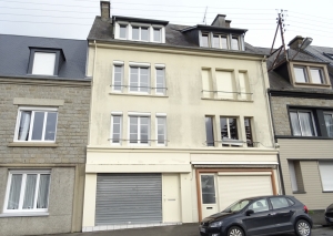 Town House in Nice Location