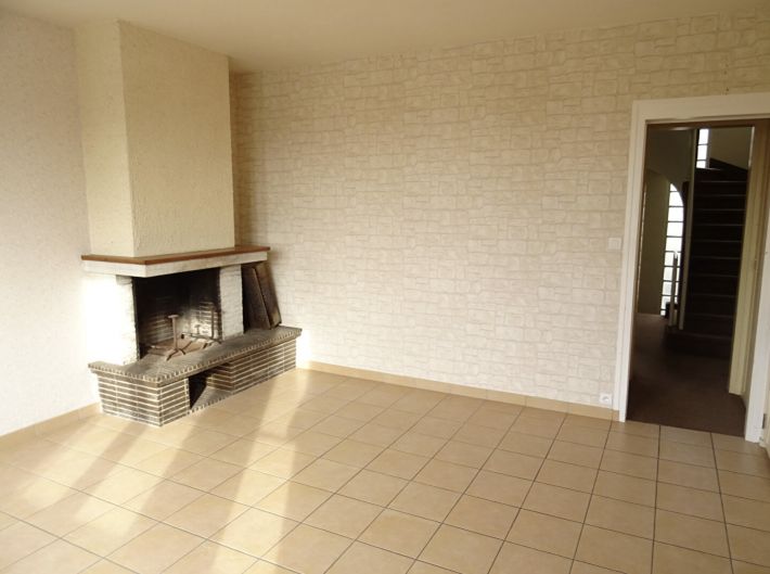 Town House in Nice Location